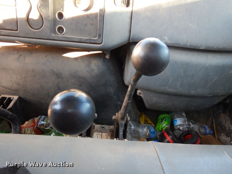 image for item FW9942 2007 International 4300  hydrovac truck