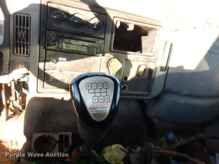 image for item FW9942 2007 International 4300  hydrovac truck