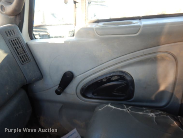 image for item FW9942 2007 International 4300  hydrovac truck