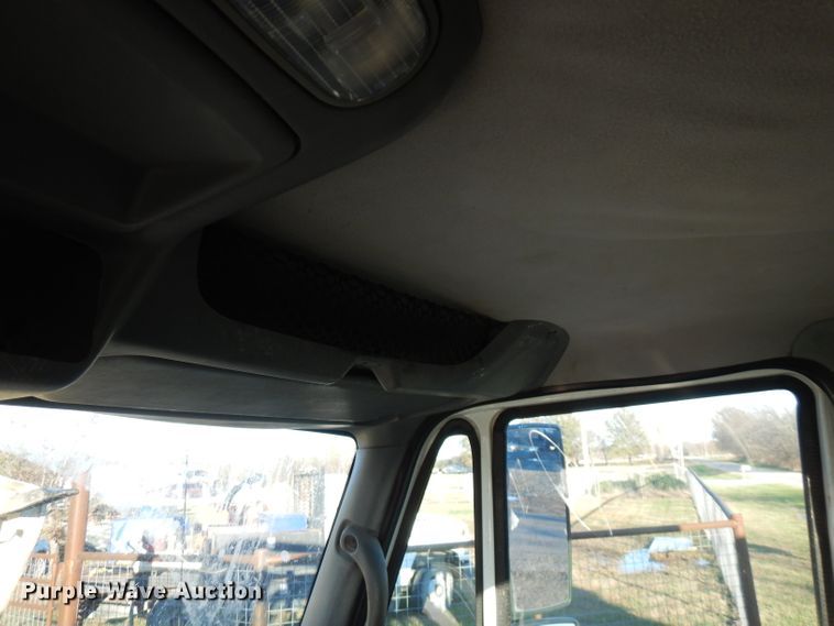 image for item FW9942 2007 International 4300  hydrovac truck