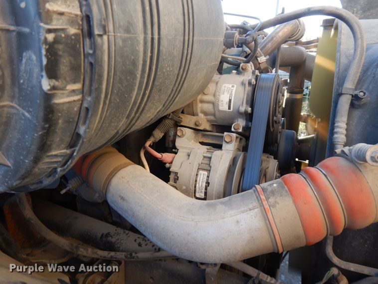 image for item FW9942 2007 International 4300  hydrovac truck