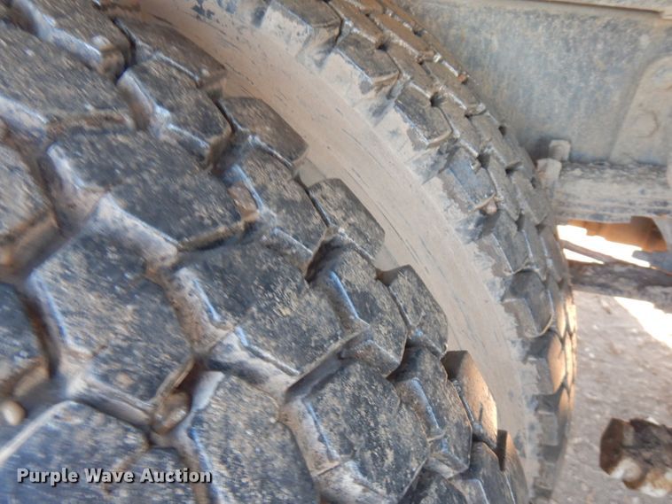 image for item FW9942 2007 International 4300  hydrovac truck