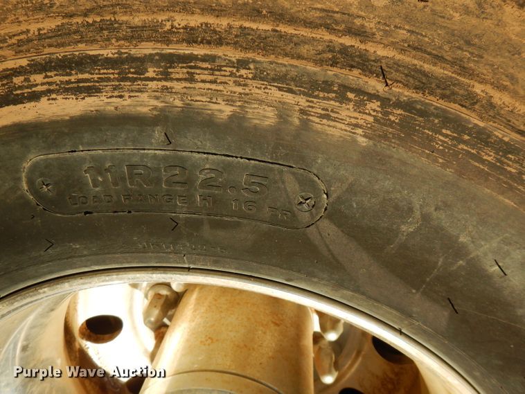 image for item FW9942 2007 International 4300  hydrovac truck