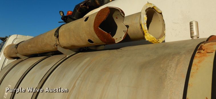 image for item FW9942 2007 International 4300  hydrovac truck