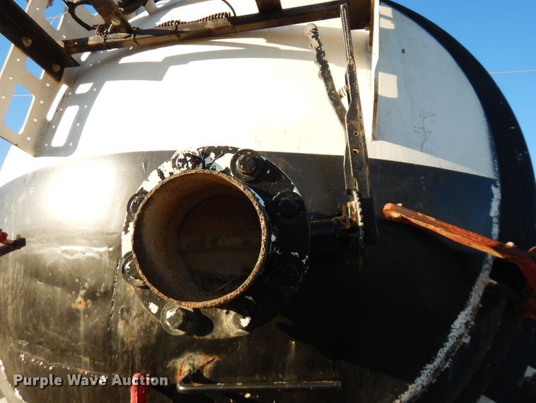 image for item FW9942 2007 International 4300  hydrovac truck