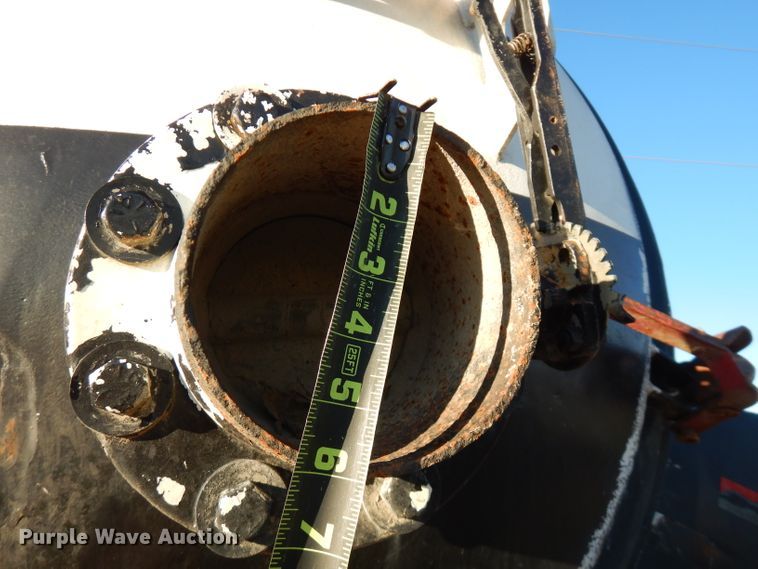 image for item FW9942 2007 International 4300  hydrovac truck