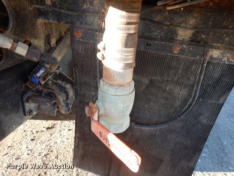 image for item FW9942 2007 International 4300  hydrovac truck