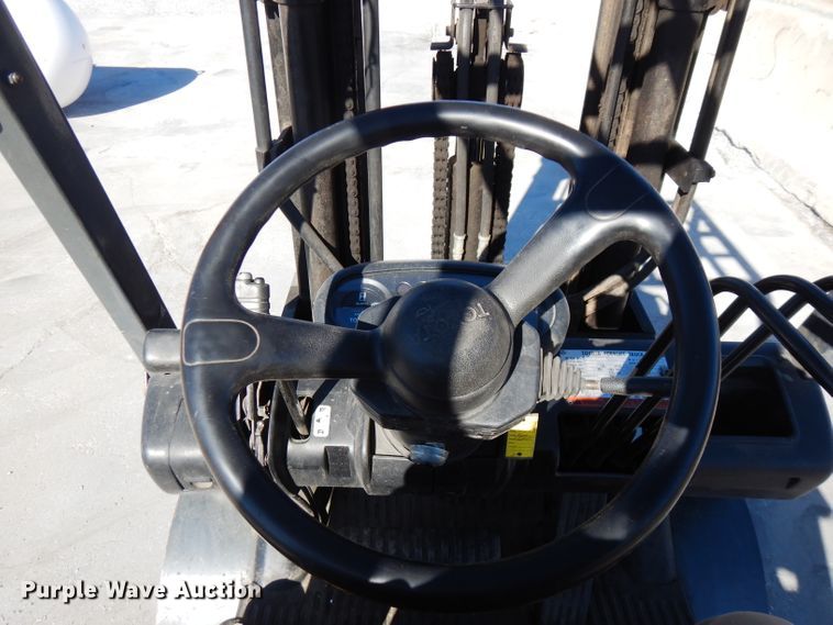 image for item FW9974 Toyota 42-6FGCU25  forklift