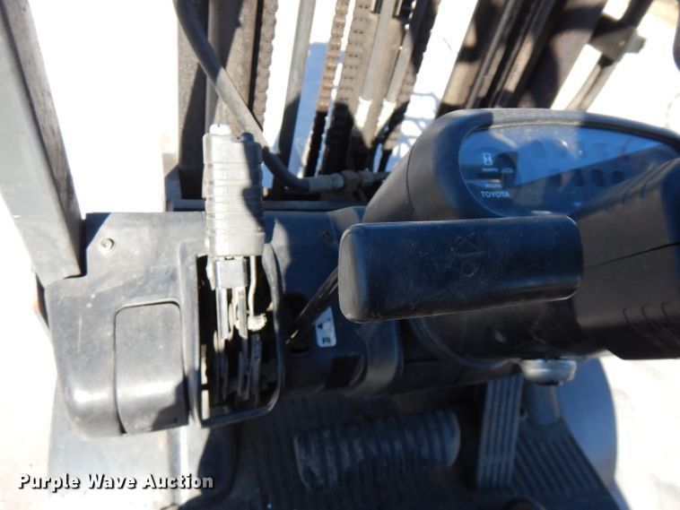 image for item FW9974 Toyota 42-6FGCU25  forklift