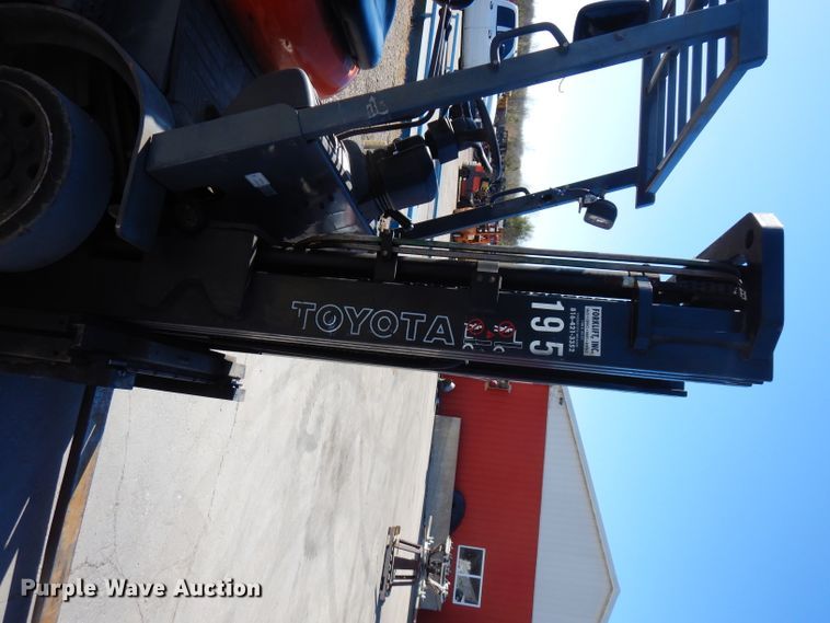 image for item FW9974 Toyota 42-6FGCU25  forklift