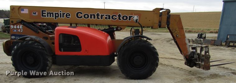 image for item GQ9215 2004 Lull 944E-42  telehandler