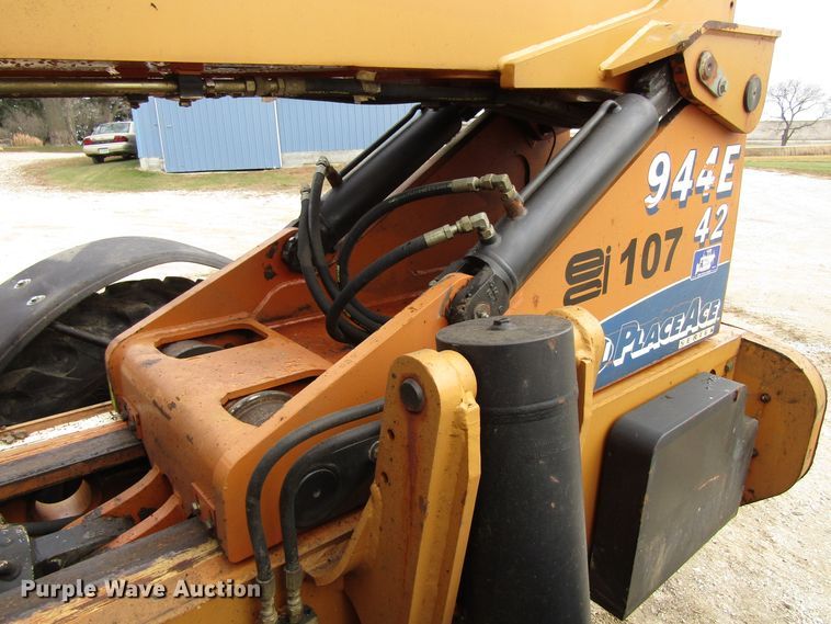 image for item GQ9215 2004 Lull 944E-42  telehandler