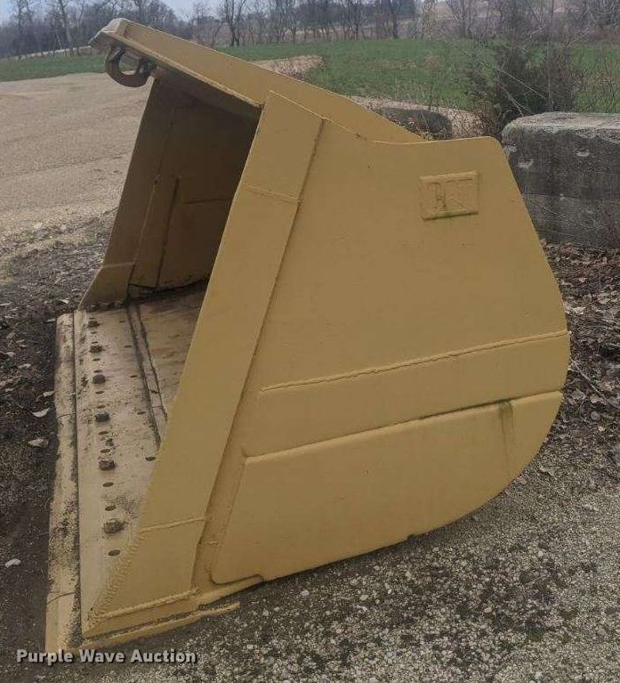 image for item H1804 133"W loader bucket