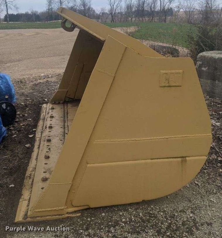 image for item H1804 133"W loader bucket