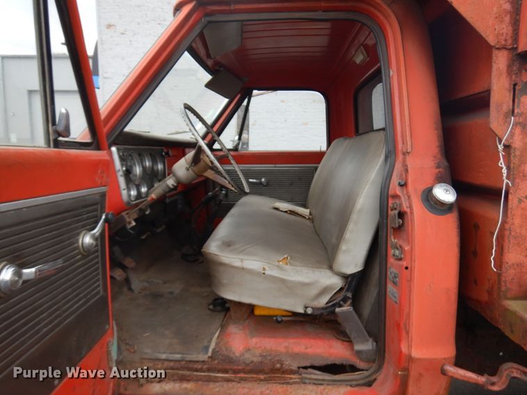 image for item HD9151 1968 Chevrolet  dump truck