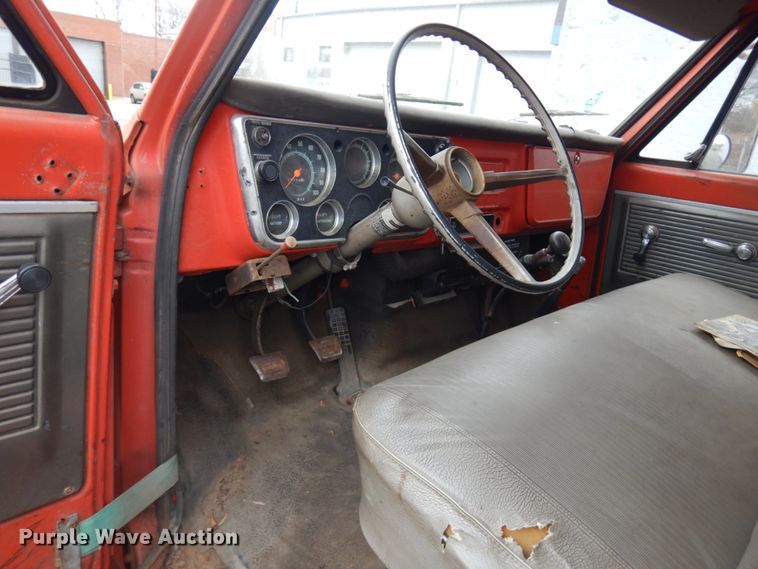 image for item HD9151 1968 Chevrolet  dump truck