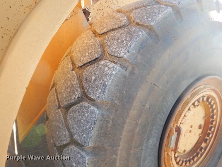 image for item HD9157 1999 Caterpillar 980G  wheel loader