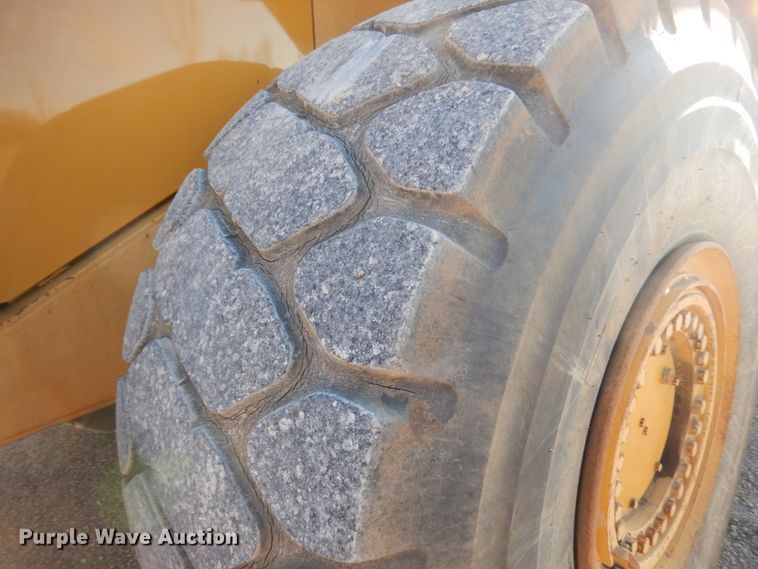 image for item HD9157 1999 Caterpillar 980G  wheel loader