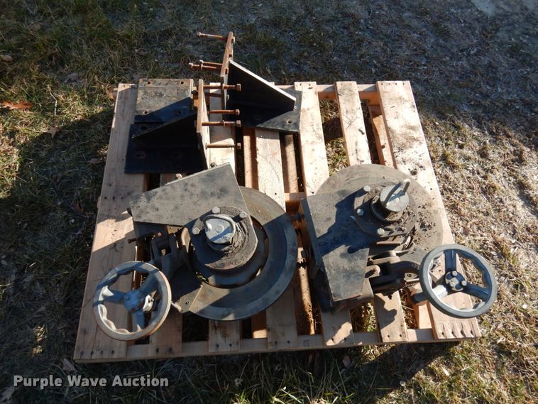 image for item HD9166 1998 Kiefer Built Turret reel trailer