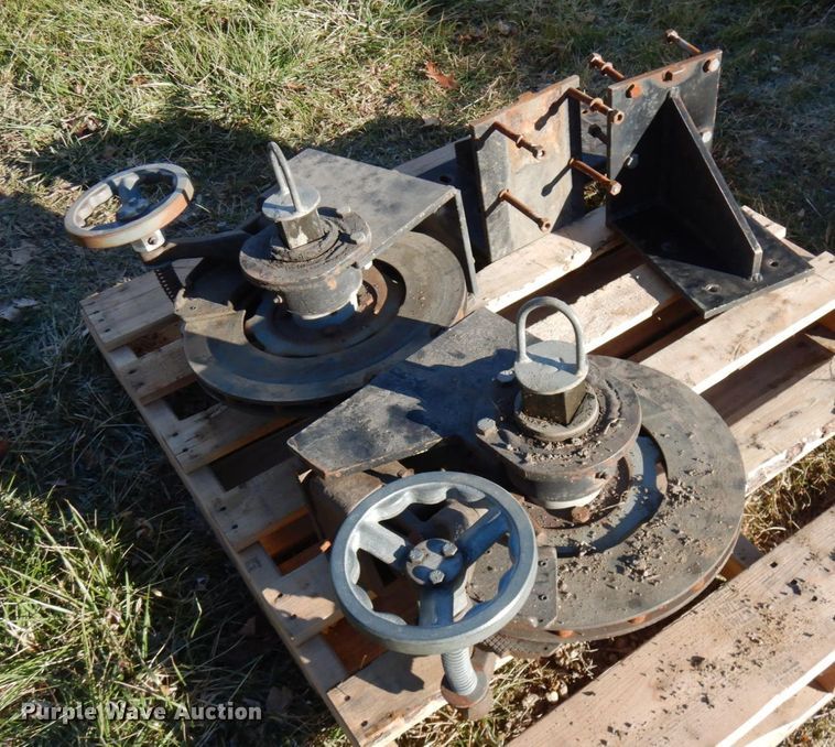 image for item HD9166 1998 Kiefer Built Turret reel trailer