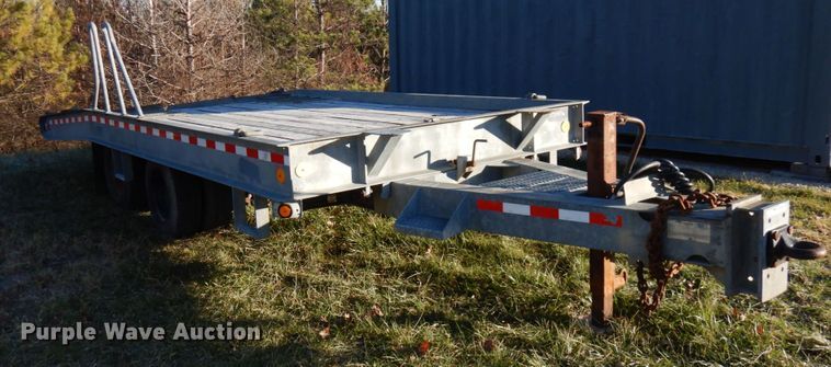 image for item HD9167 2004 American Trailer tilt deck equipment trailer