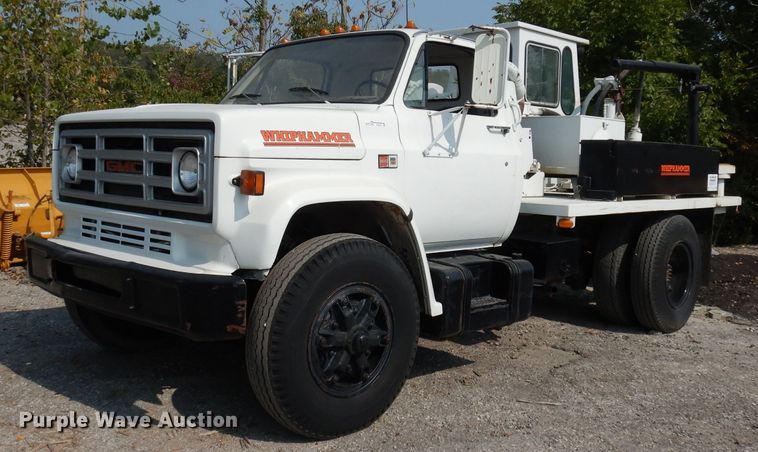 image for item HD9378 1987 GMC C7000  flatbed truck