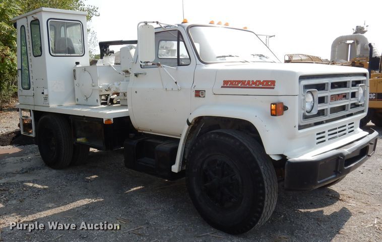 image for item HD9378 1987 GMC C7000  flatbed truck