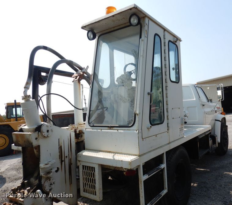 image for item HD9378 1987 GMC C7000  flatbed truck