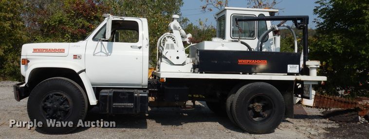 image for item HD9378 1987 GMC C7000  flatbed truck