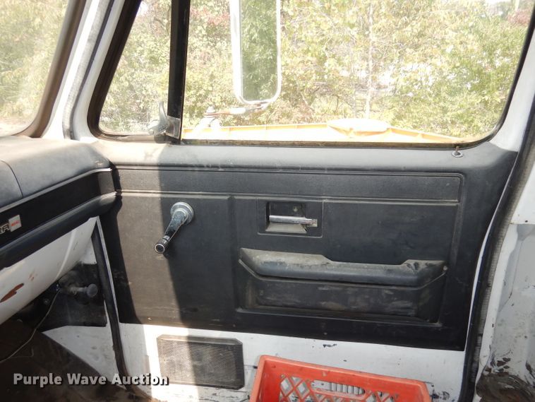 image for item HD9378 1987 GMC C7000  flatbed truck