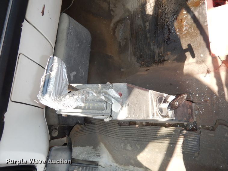 image for item HD9378 1987 GMC C7000  flatbed truck