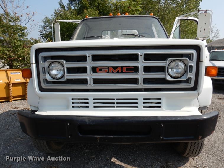 image for item HD9378 1987 GMC C7000  flatbed truck