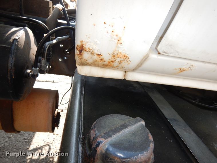 image for item HD9378 1987 GMC C7000  flatbed truck