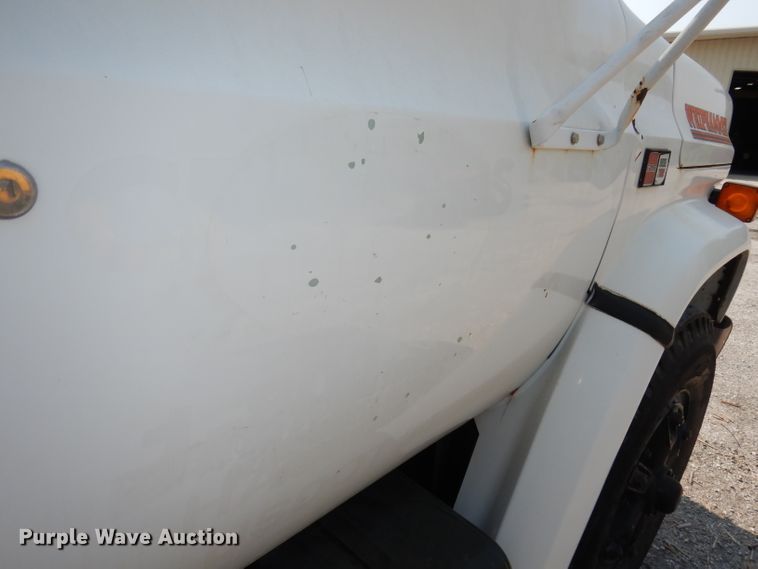 image for item HD9378 1987 GMC C7000  flatbed truck