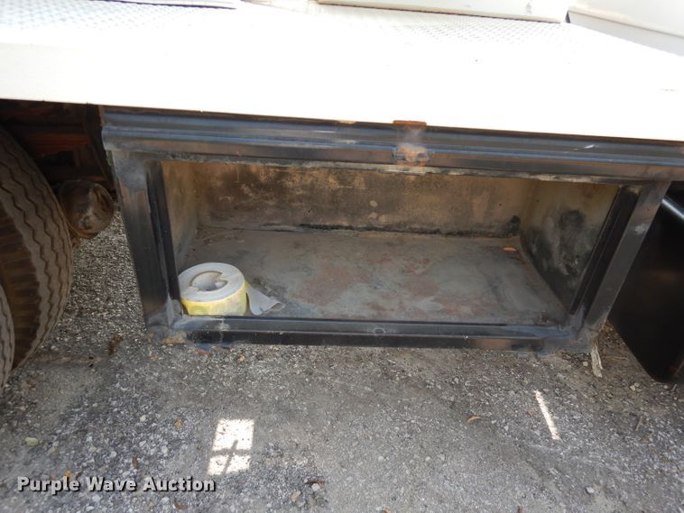 image for item HD9378 1987 GMC C7000  flatbed truck