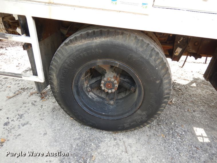 image for item HD9378 1987 GMC C7000  flatbed truck