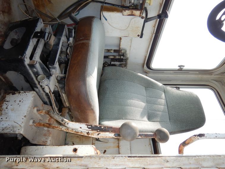 image for item HD9378 1987 GMC C7000  flatbed truck