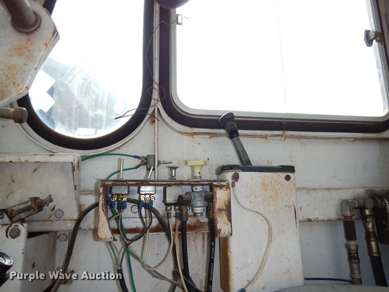 image for item HD9378 1987 GMC C7000  flatbed truck