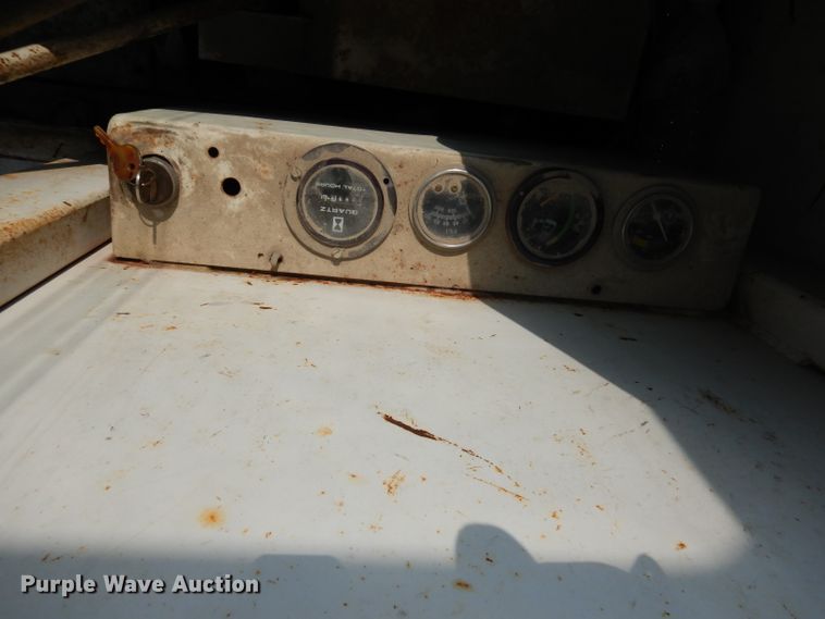 image for item HD9378 1987 GMC C7000  flatbed truck