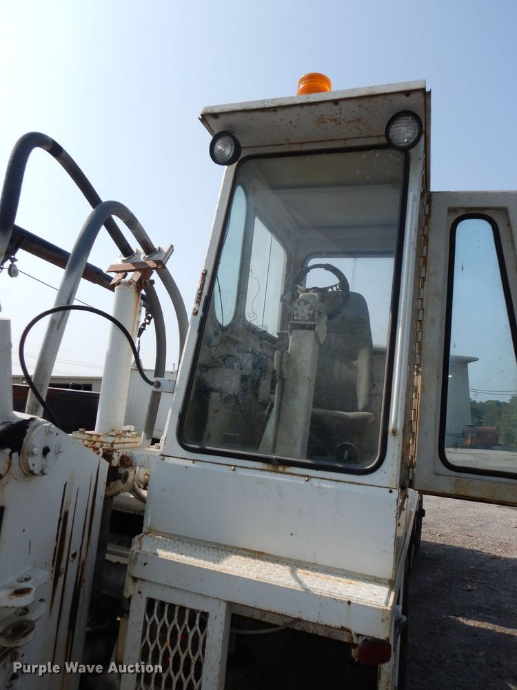 image for item HD9378 1987 GMC C7000  flatbed truck