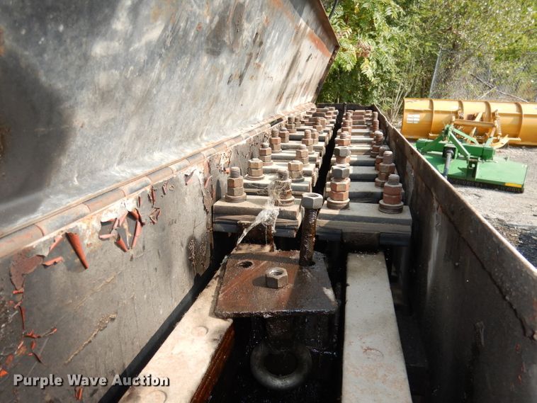 image for item HD9378 1987 GMC C7000  flatbed truck