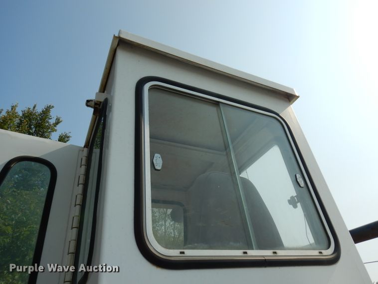 image for item HD9378 1987 GMC C7000  flatbed truck