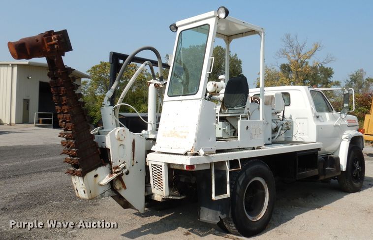 image for item HD9380 1983 GMC C7000  flatbed truck