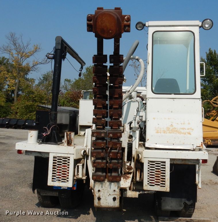 image for item HD9380 1983 GMC C7000  flatbed truck