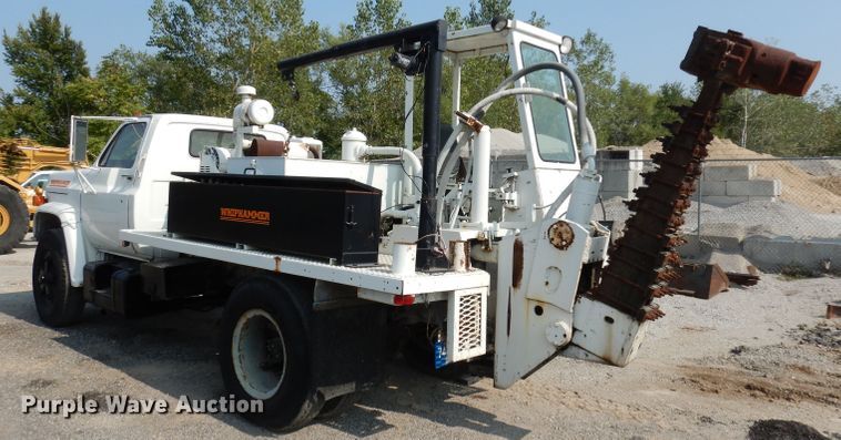 image for item HD9380 1983 GMC C7000  flatbed truck