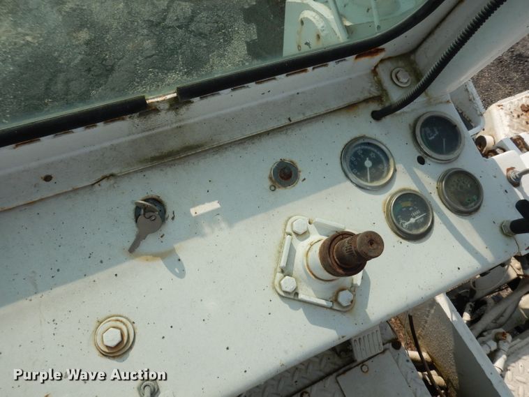 image for item HD9380 1983 GMC C7000  flatbed truck