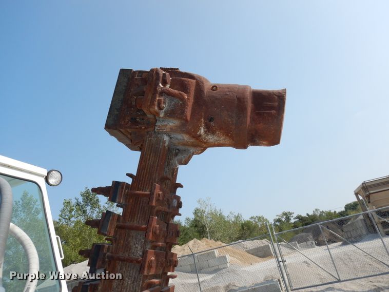 image for item HD9380 1983 GMC C7000  flatbed truck