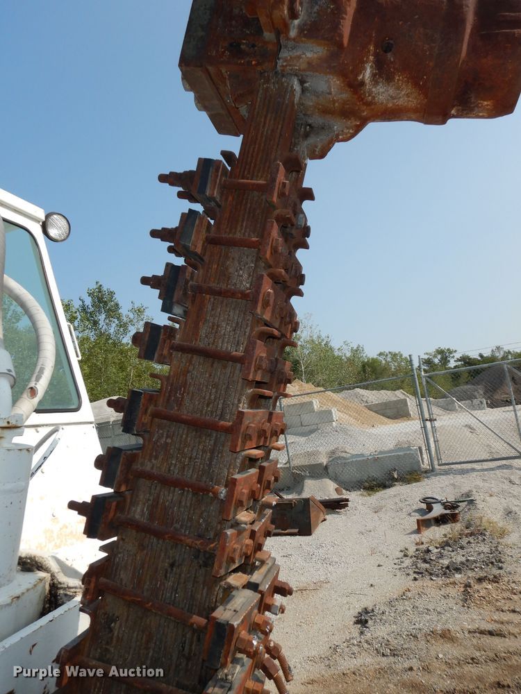 image for item HD9380 1983 GMC C7000  flatbed truck