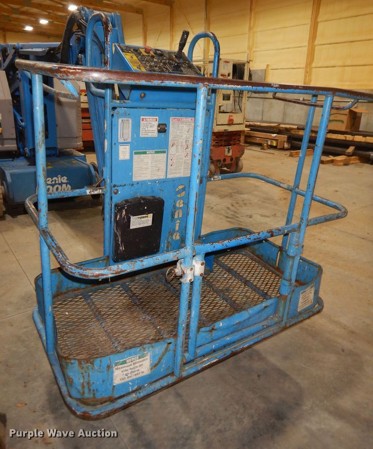 image for item HE9261 2001 Genie Z34/22  boom lift