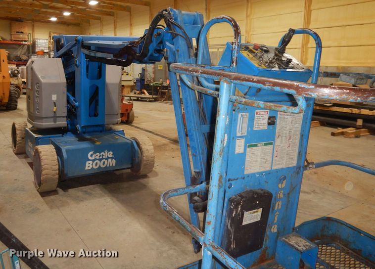 image for item HE9261 2001 Genie Z34/22  boom lift